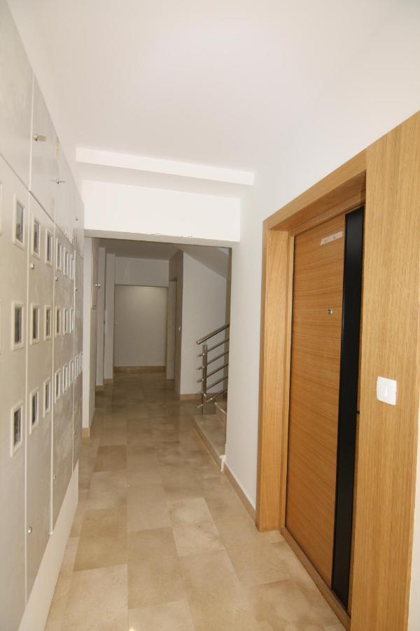 Apartments Lora Zmajeva, 7 Будва Экстерьер фото