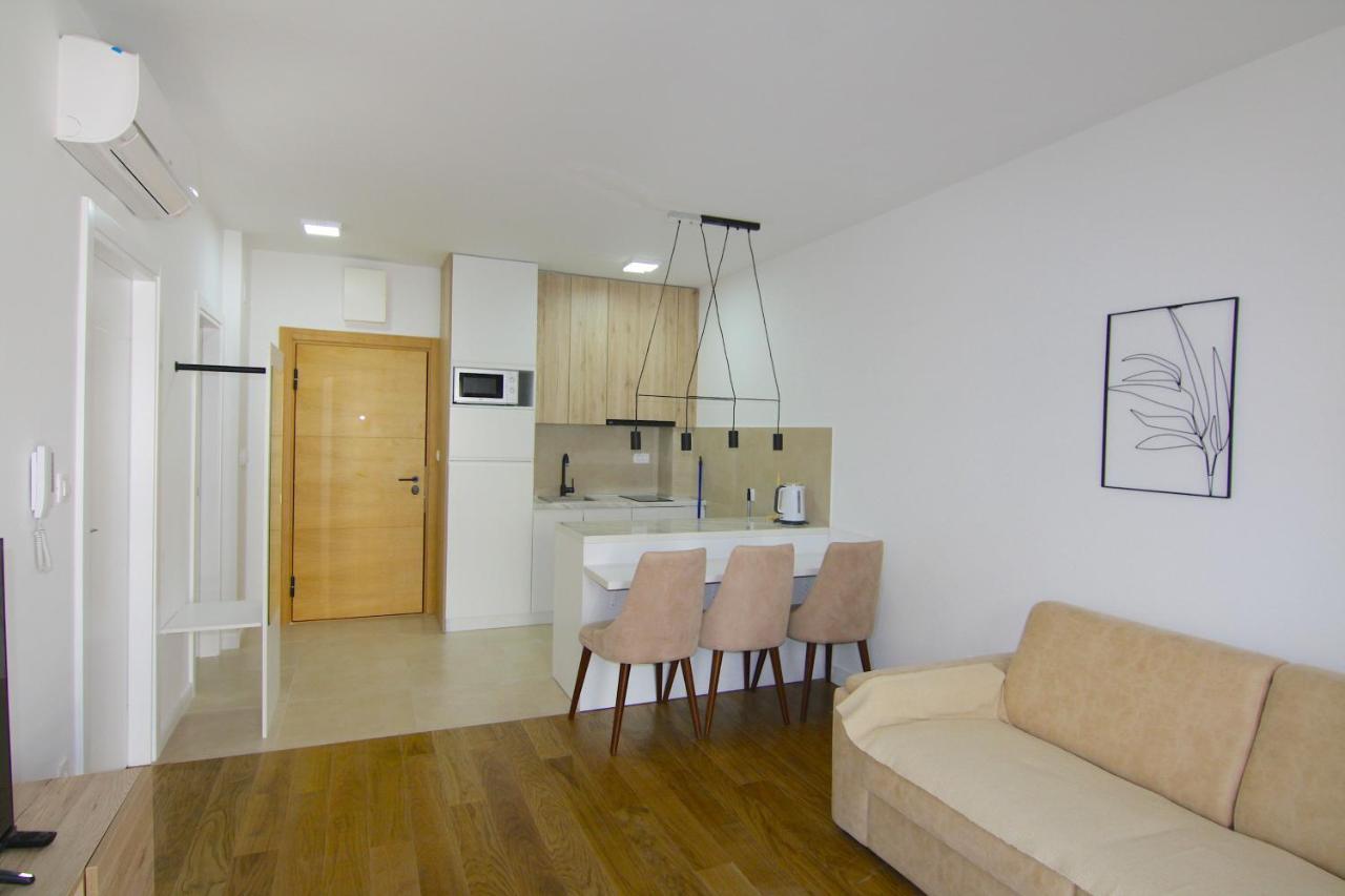 Apartments Lora Zmajeva, 7 Будва Экстерьер фото