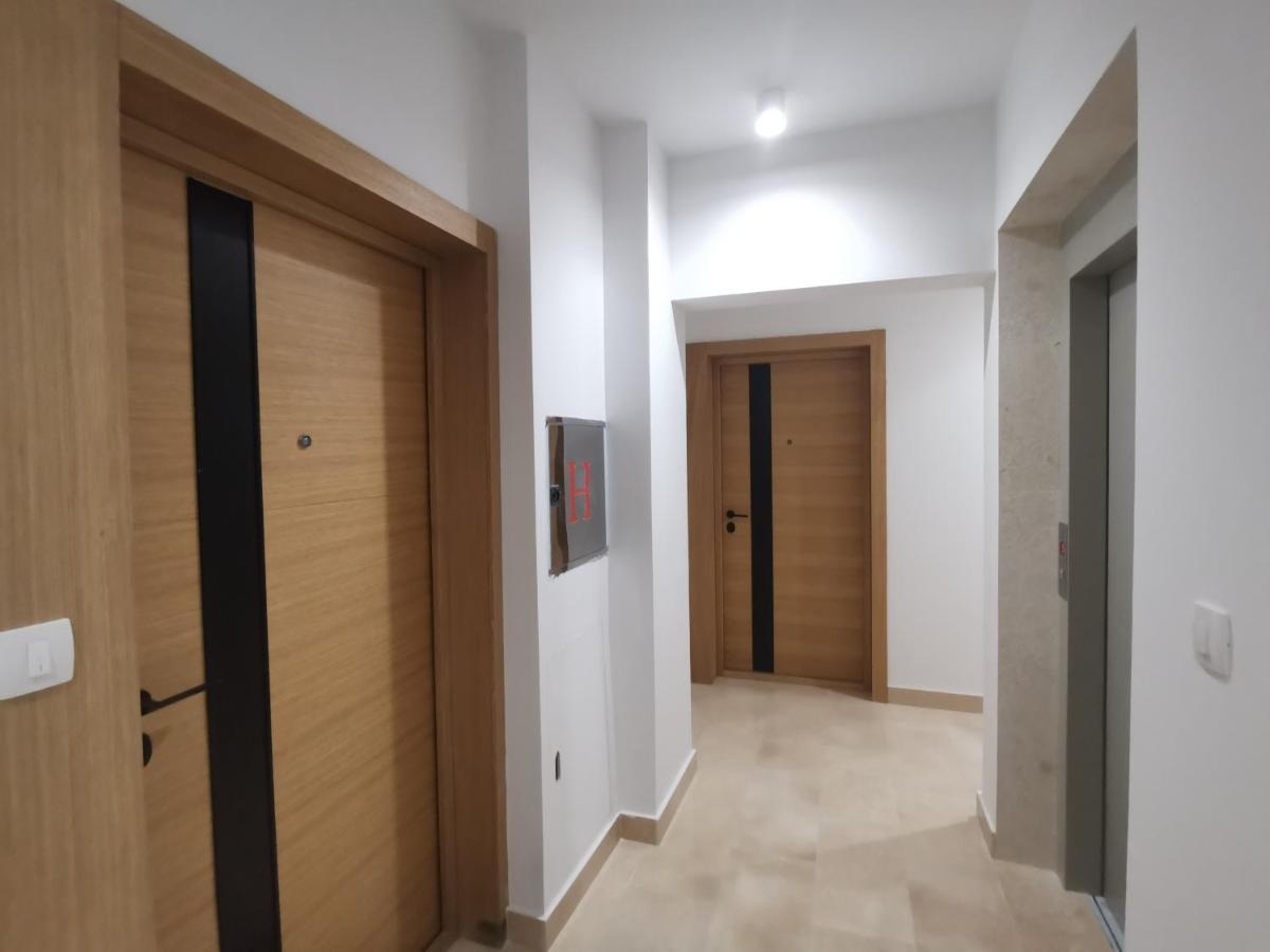 Apartments Lora Zmajeva, 7 Будва Экстерьер фото