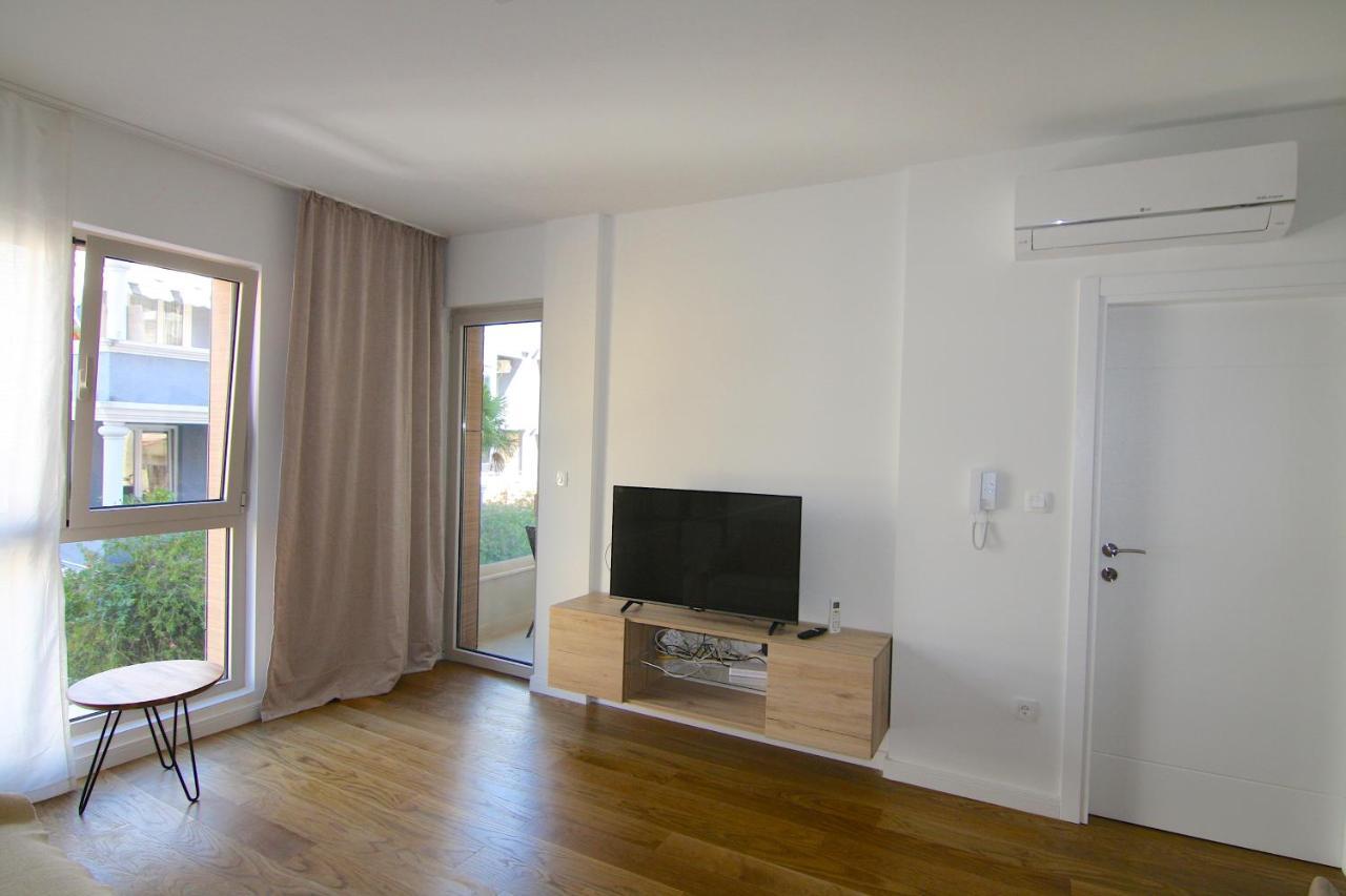 Apartments Lora Zmajeva, 7 Будва Экстерьер фото