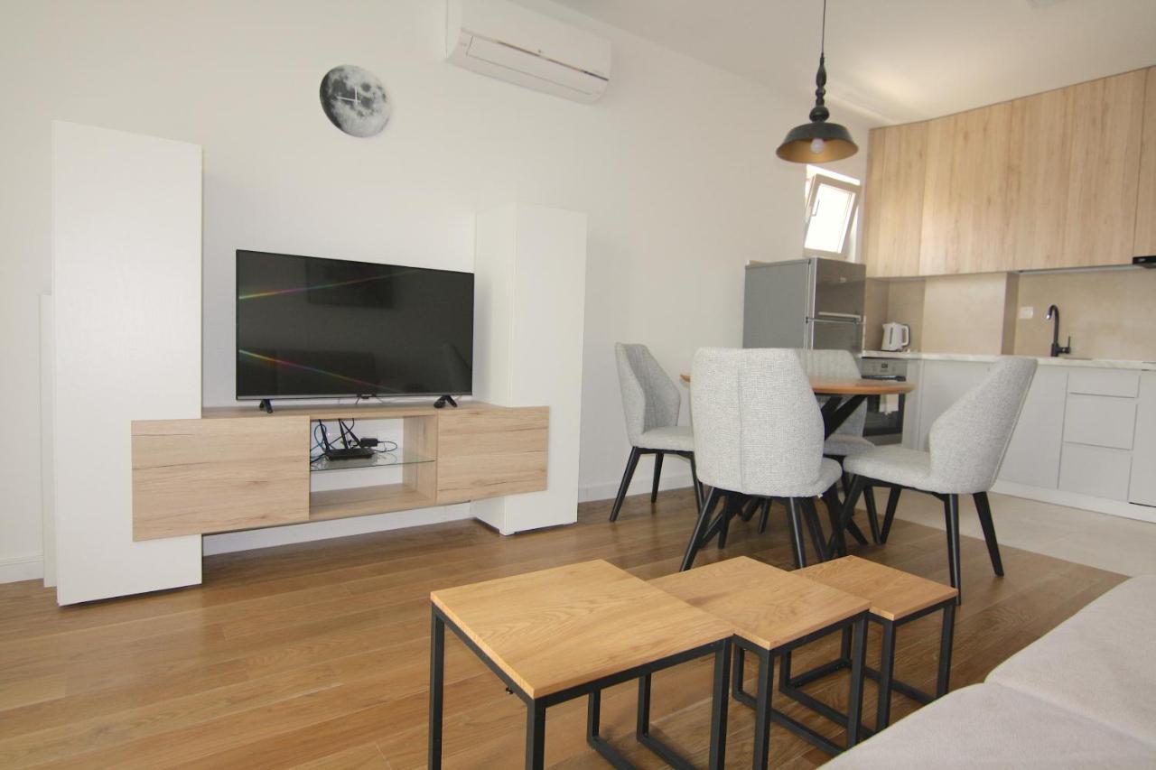 Apartments Lora Zmajeva, 7 Будва Экстерьер фото