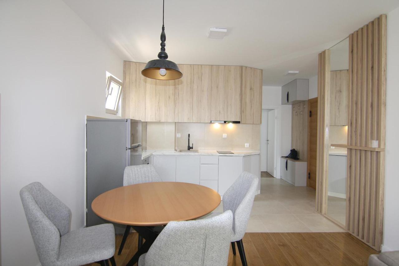 Apartments Lora Zmajeva, 7 Будва Экстерьер фото