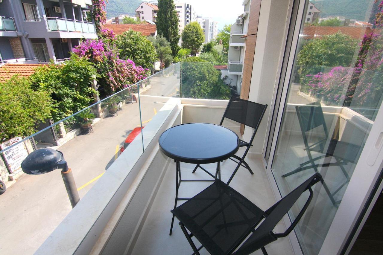 Apartments Lora Zmajeva, 7 Будва Экстерьер фото
